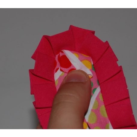 Különleges fodros ferdepánt - rózsaszín mintás - pink fodorral