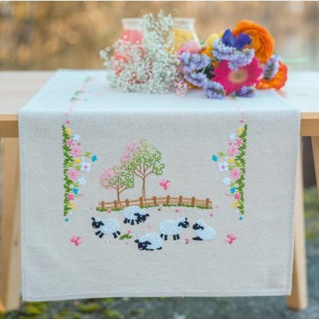 Vervaco előnyomott futó készlet - Bárányok a kertben - PN-0231699